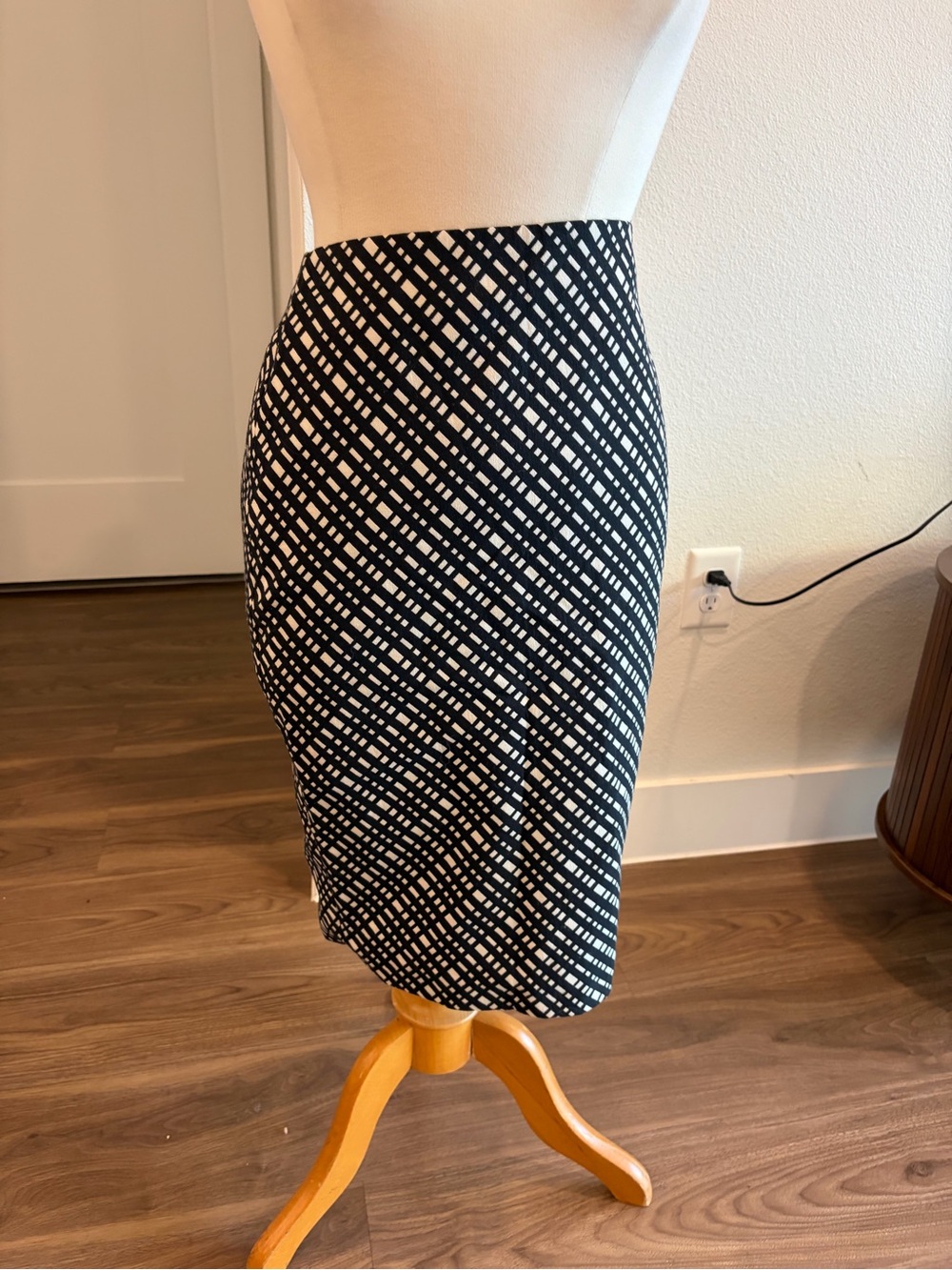 Express Black and White Diagonal Grid Pencil Skirt